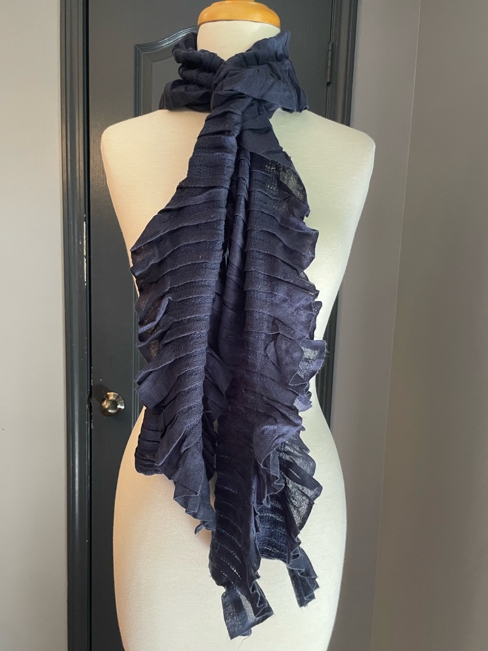 Y2K Echo for Talbots Ruffled Pleated Navy Accordion Scarf